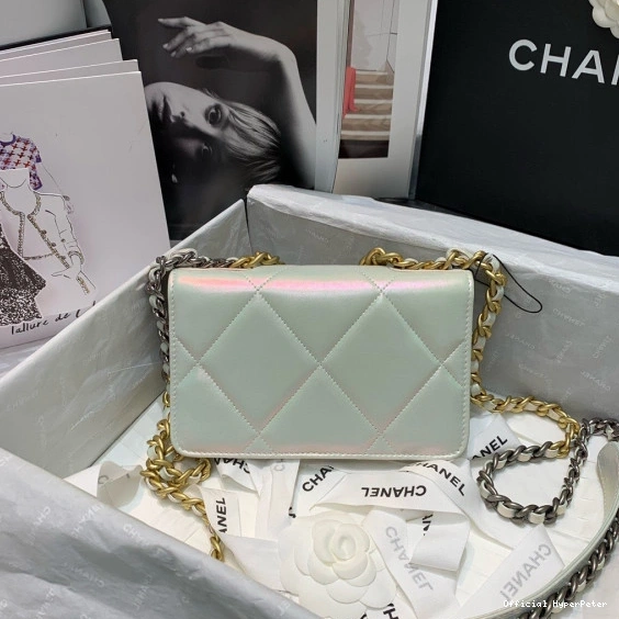 HyperPeter WALLET CHANEL19 ON CHAIN 0815